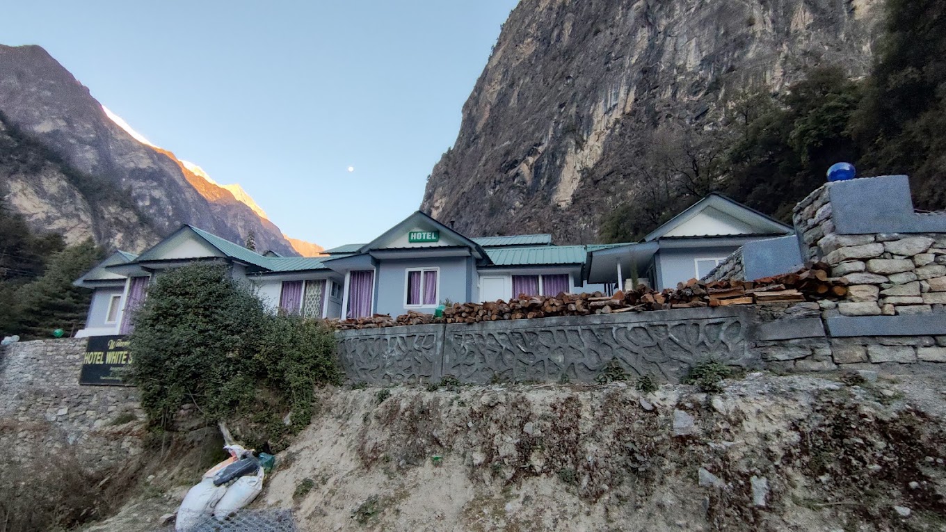 Hotel White Stupa